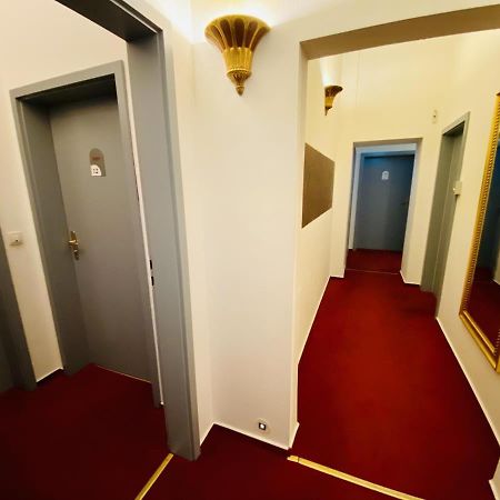 Doppelzimmer Humidor, Direkt Am Alten Strom Rostock Bagian luar foto